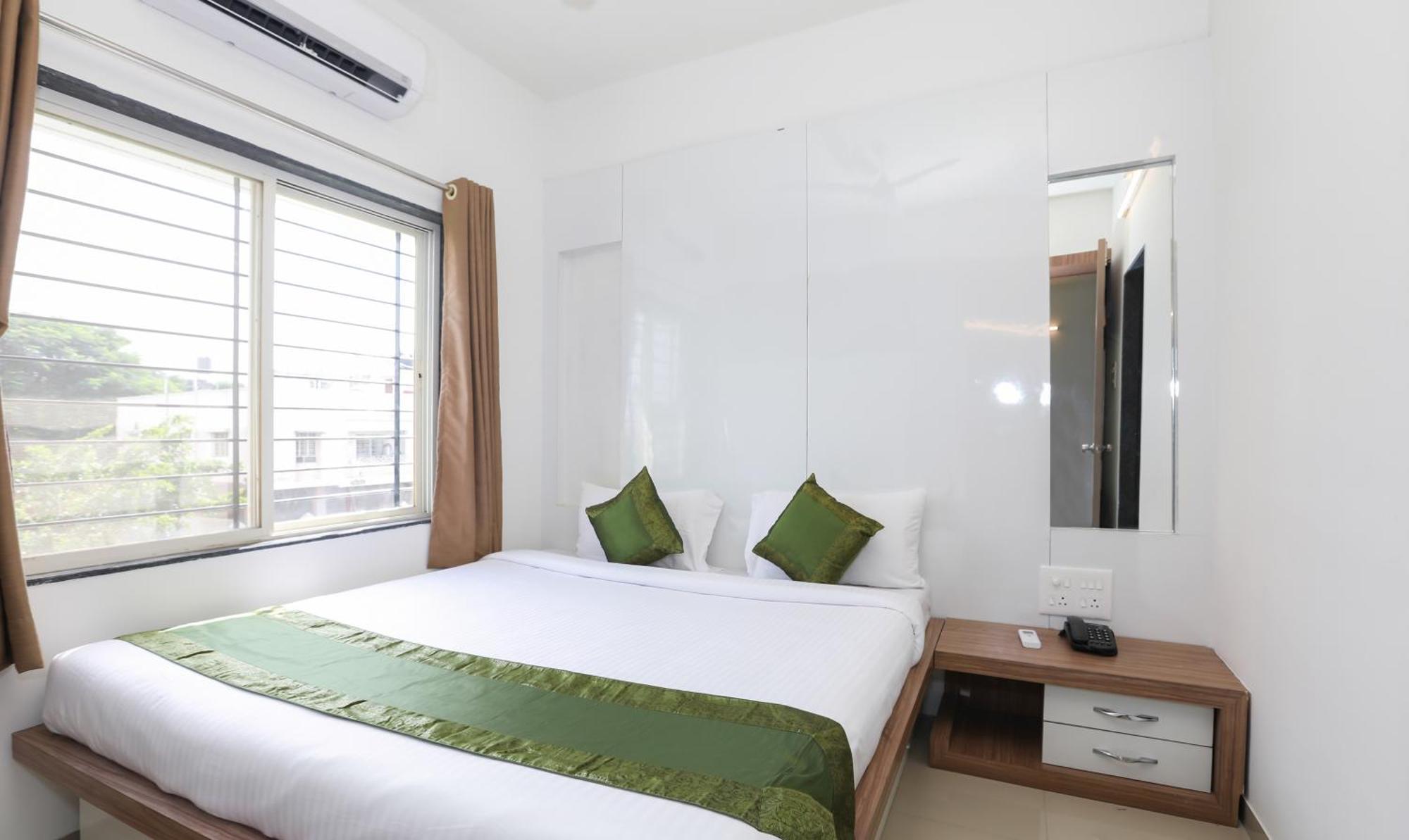 Treebo Sapphire Studio Nashik Εξωτερικό φωτογραφία