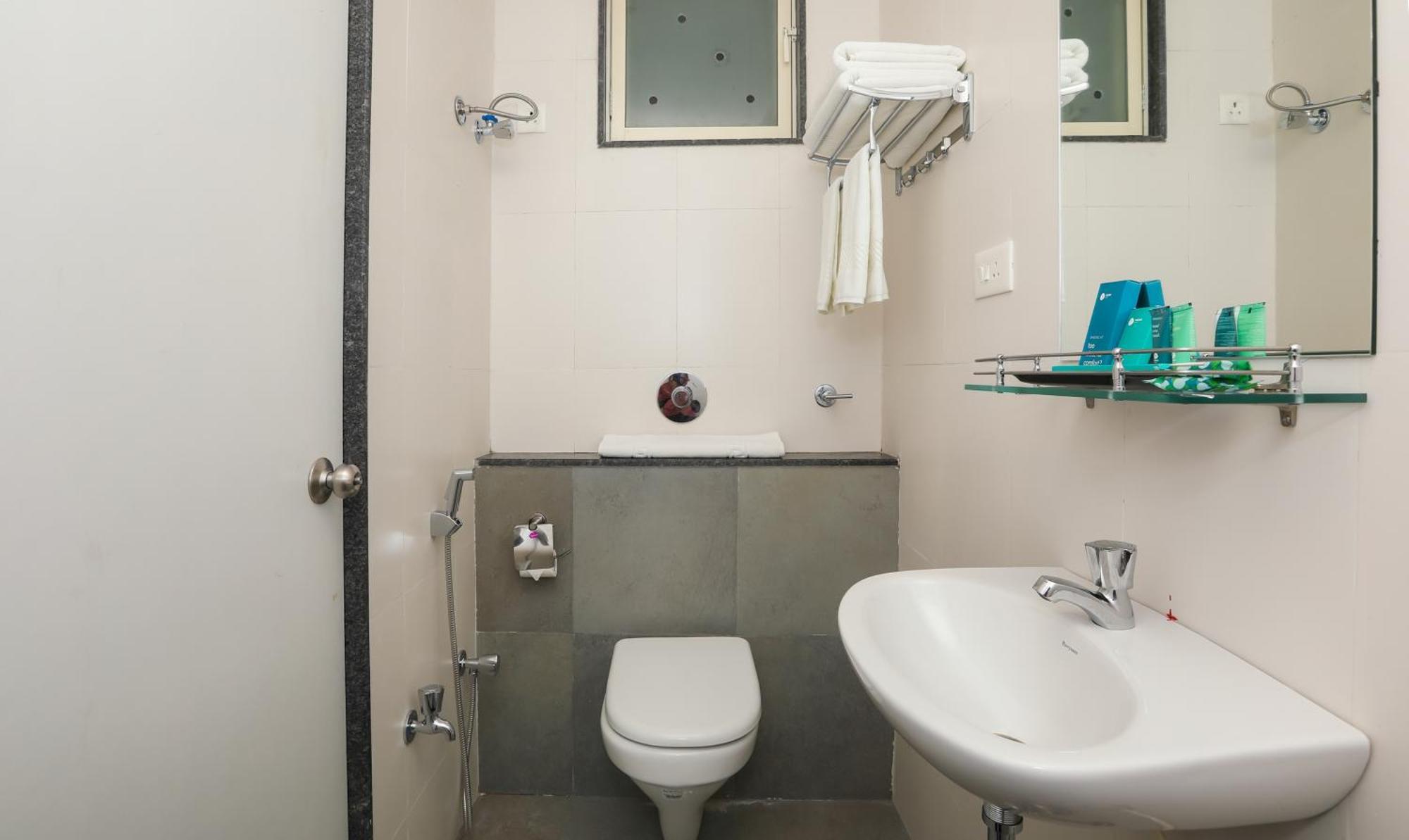 Treebo Sapphire Studio Nashik Εξωτερικό φωτογραφία