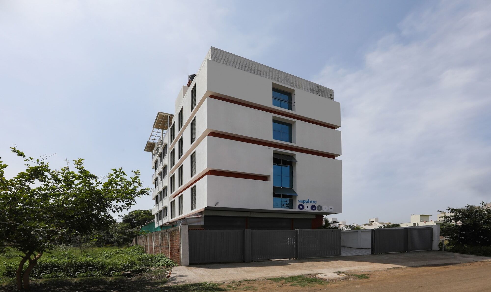 Treebo Sapphire Studio Nashik Εξωτερικό φωτογραφία